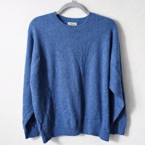 L.L. Bean Mens Lambswool Crewneck Sweater Blue Size L Made in Madagascar (HL304)